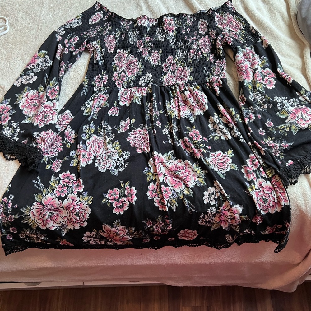 Off the shoulder super cute dress